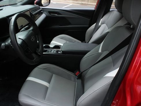 Used 2026 Toyota Camry SE w/ Multimedia Upgrade Package FWD image 14