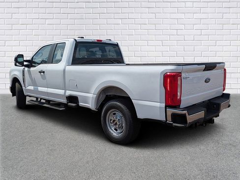 New 2026 Ford F250 XL w/ XL Chrome Package image 3