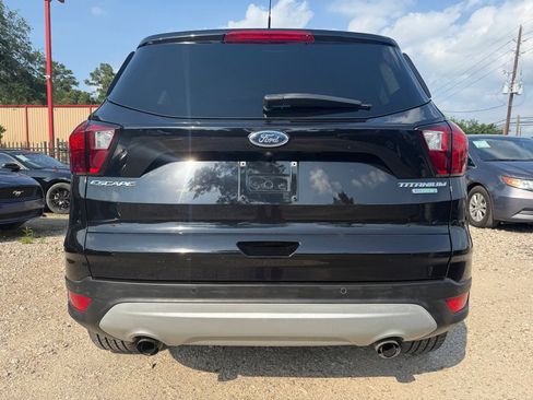 Used 2019 Ford Escape Titanium image 6