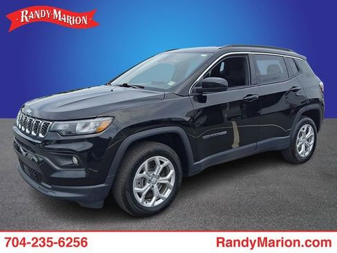 Used 2024 Jeep Compass Latitude AWD/4WD image 1