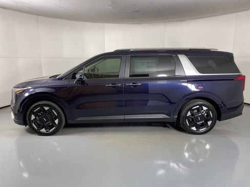 New 2026 Kia Carnival EX image 5