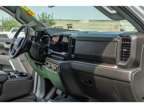 Used 2025 GMC Sierra 1500 SLT AWD/4WD image 42