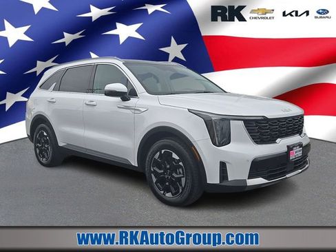 Certified 2025 Kia Sorento S w/ Panoramic Sunroof Package image 1