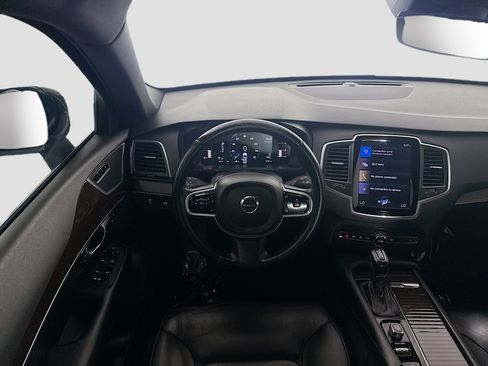 Used 2019 Volvo XC90 T5 Momentum w/ Protection Package Premier FWD image 17