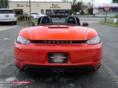 Used 2017 Porsche 718 Boxster image 6