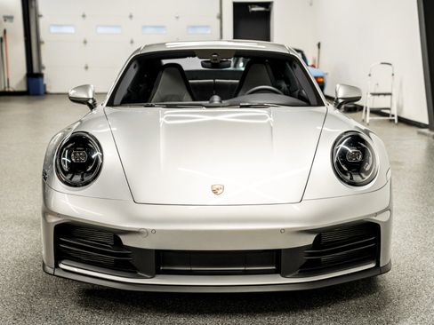 Used 2025 Porsche 911 Carrera image 4