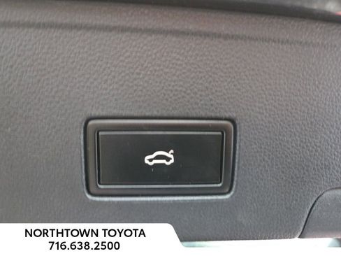 Used 2020 Volkswagen Atlas Cross Sport SEL image 10