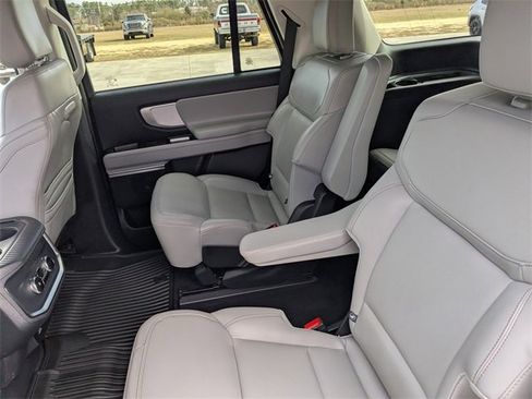 Used 2025 Ford Expedition Active image 14