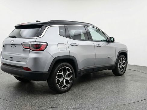 Used 2025 Jeep Compass Limited AWD/4WD image 9
