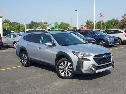 Certified 2025 Subaru Outback Touring w/ Popular Package #2 AWD/4WD image 32