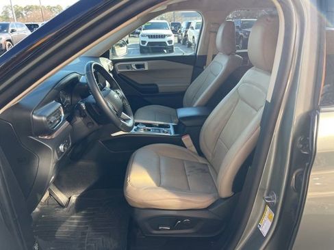 Used 2020 Ford Explorer Limited w/ Class III Trailer Tow Package image 7