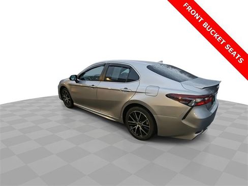 Used 2024 Toyota Camry SE image 6