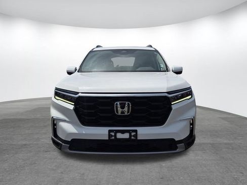 Used 2023 Honda Pilot Touring image 2