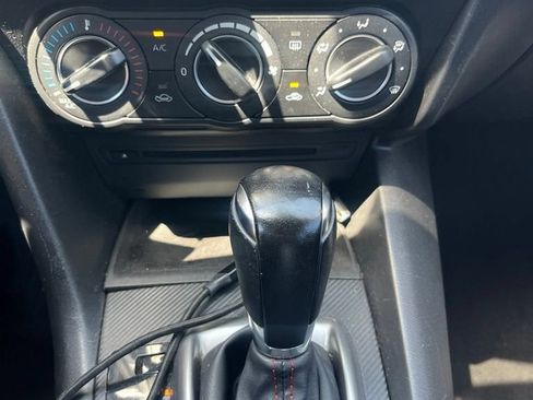 Used 2014 MAZDA MAZDA3 i Touring FWD image 13