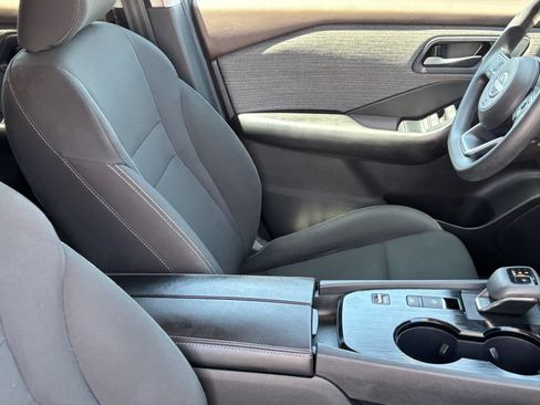 Used 2023 Nissan Rogue S FWD image 10