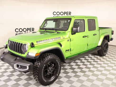 Used 2025 Jeep Gladiator Sport AWD/4WD image 10