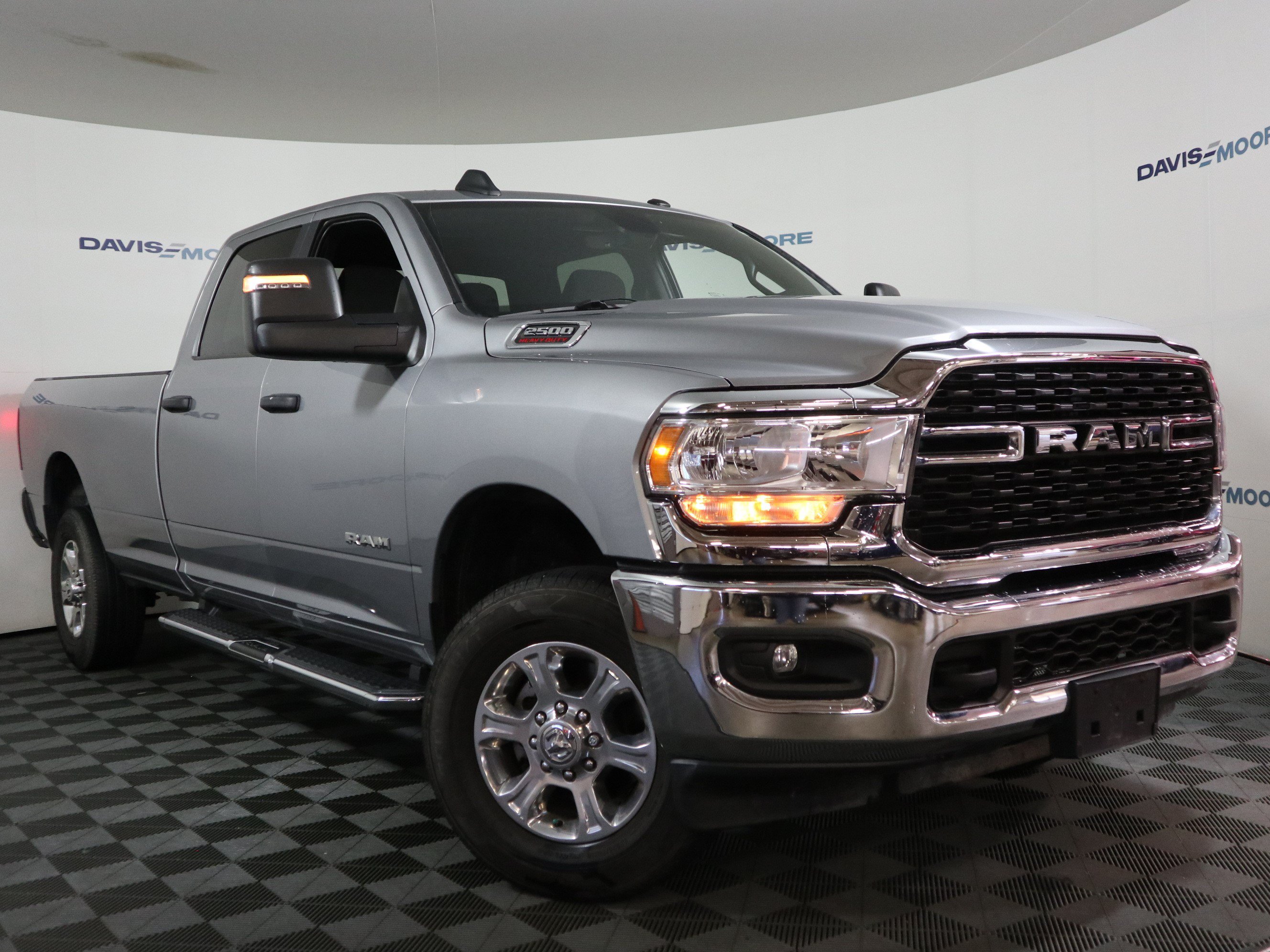 Used 2024 RAM 2500 Big Horn AWD/4WD image 2