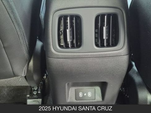 Used 2025 Hyundai Santa Cruz XRT AWD/4WD image 16