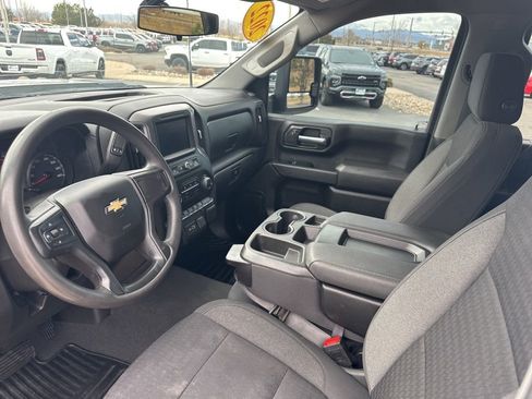 Used 2022 Chevrolet Silverado 2500 Custom w/ Custom Convenience Package AWD/4WD image 14