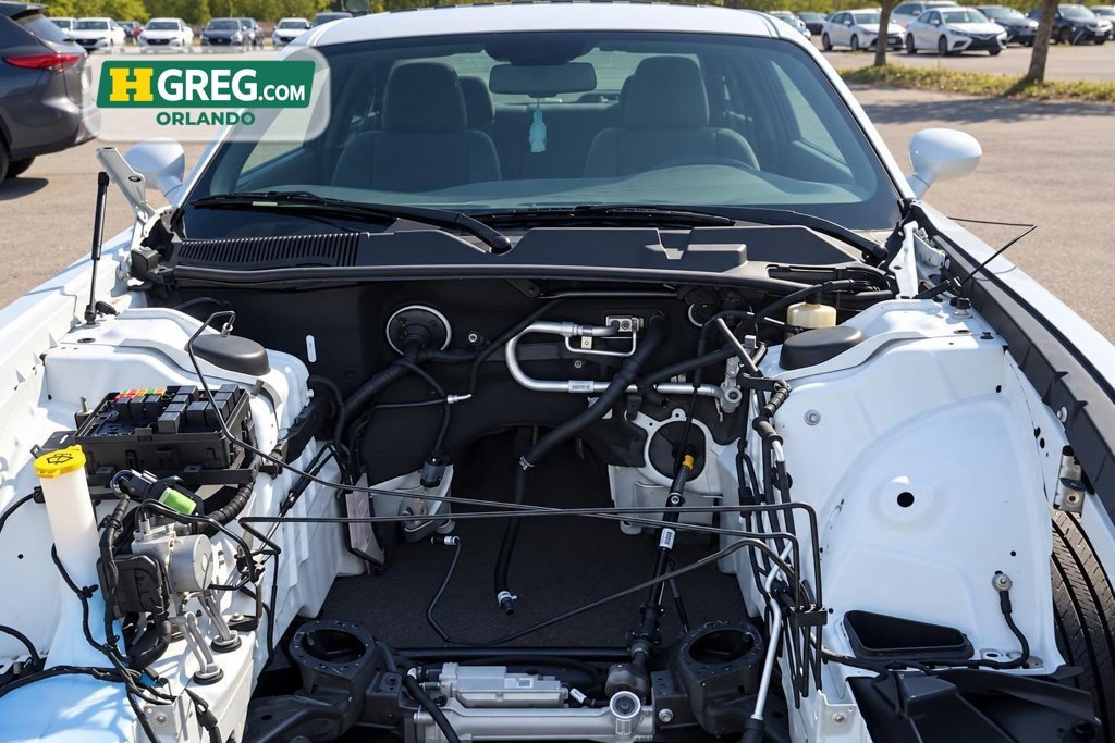 Used 2018 Dodge Challenger SXT RWD image 11