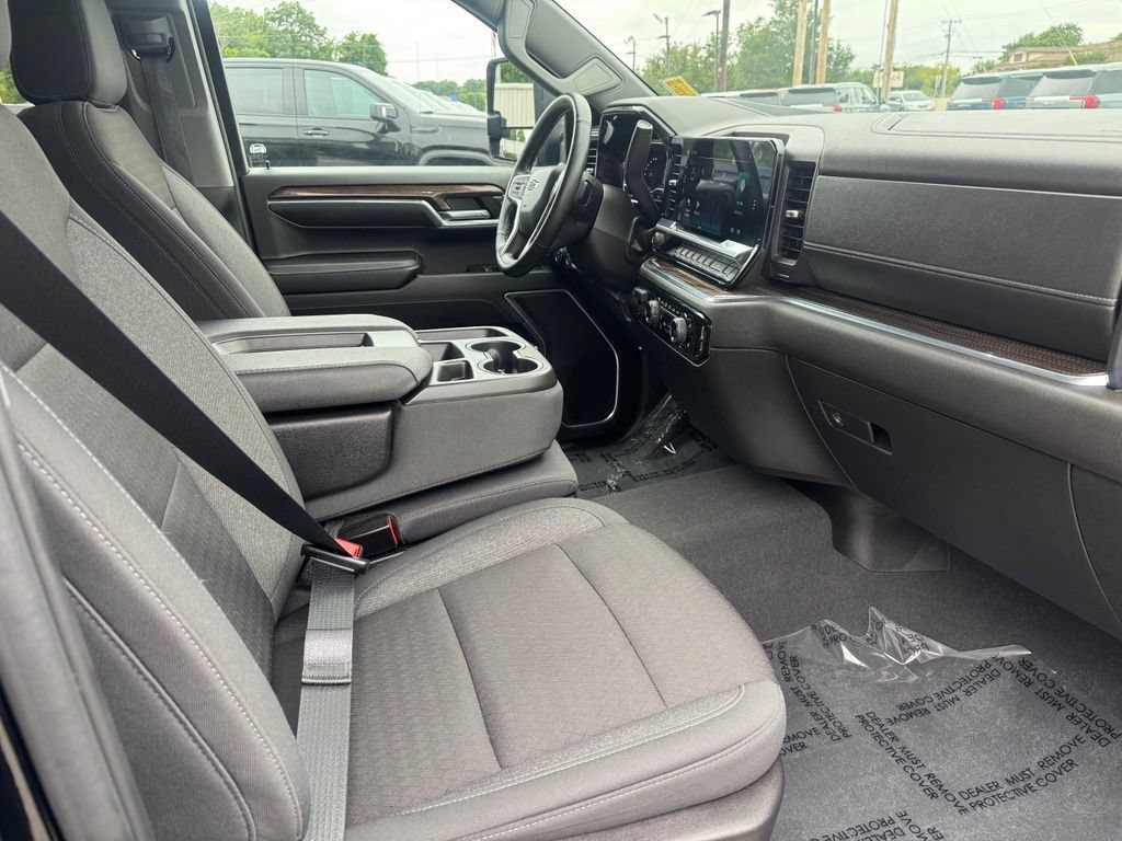 Used 2024 Chevrolet Silverado 1500 RST w/ Max Trailering Package AWD/4WD image 10