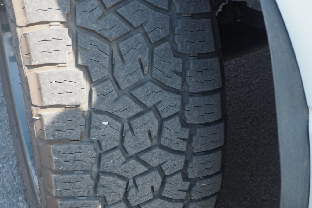 Used 2022 Ford F150 XLT w/ Equipment Group 302A High AWD/4WD image 11