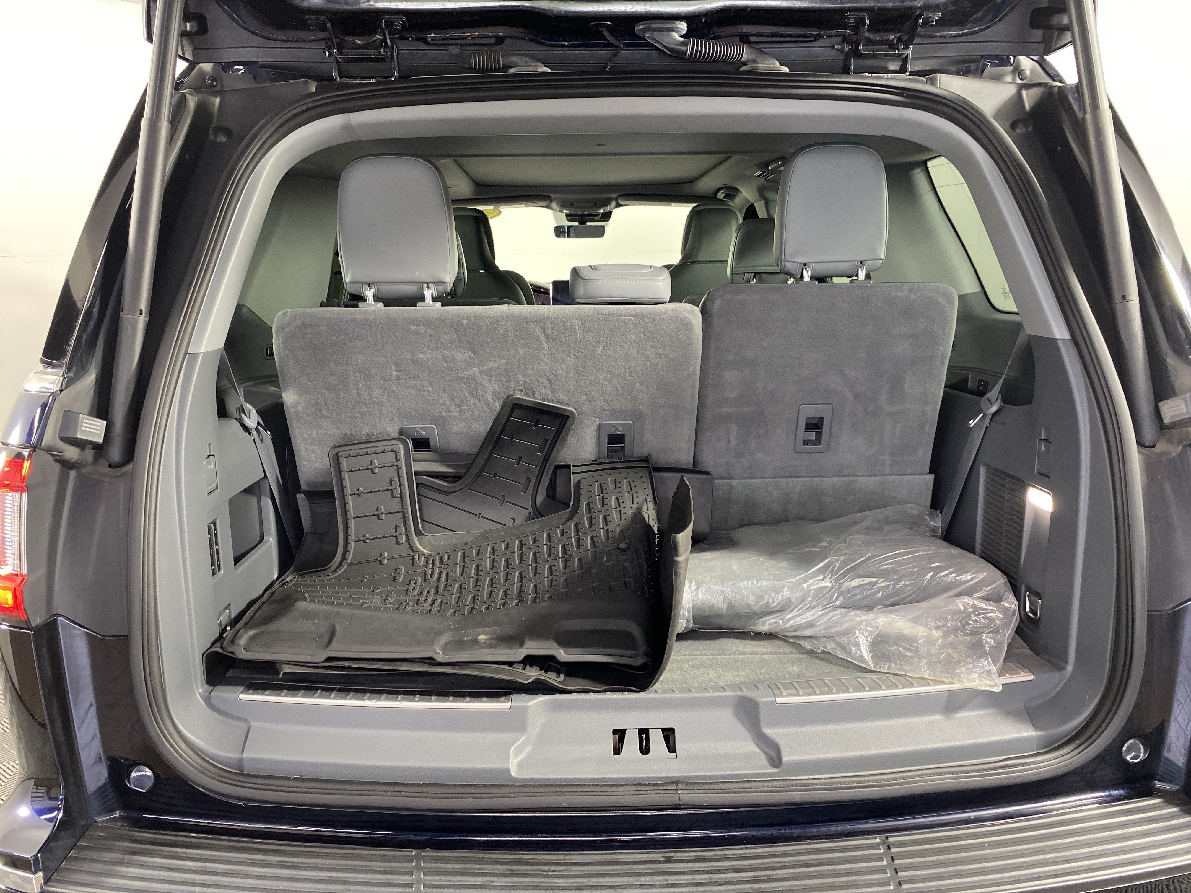 Used 2021 Lincoln Navigator Reserve w/ Luxury Package AWD/4WD image 35