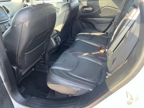 Used 2016 Jeep Cherokee Limited AWD/4WD image 12