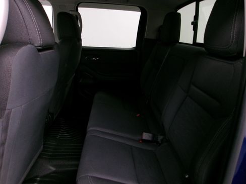 Used 2023 Nissan Frontier SV w/ SV Convenience Package AWD/4WD image 8