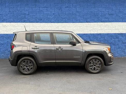 Used 2019 Jeep Renegade Sport image 2
