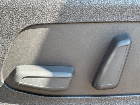 New 2026 Kia Carnival EX FWD image 30