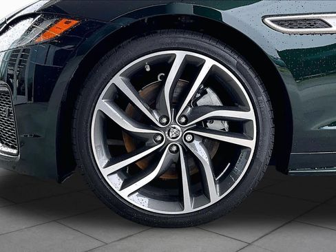 Used 2024 Jaguar XF R-Dynamic SE AWD/4WD image 11