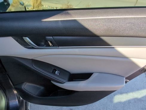Used 2018 Honda Accord EX image 28