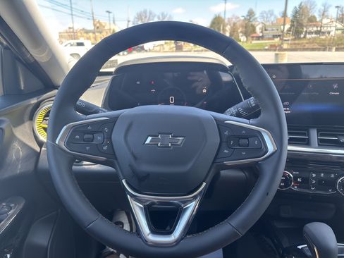 New 2026 Chevrolet Trax ACTIV w/ Sunroof Package FWD image 17