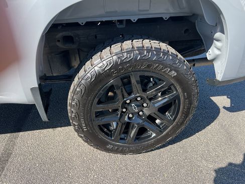 Used 2024 Chevrolet Silverado 1500 LT Trail Boss image 8