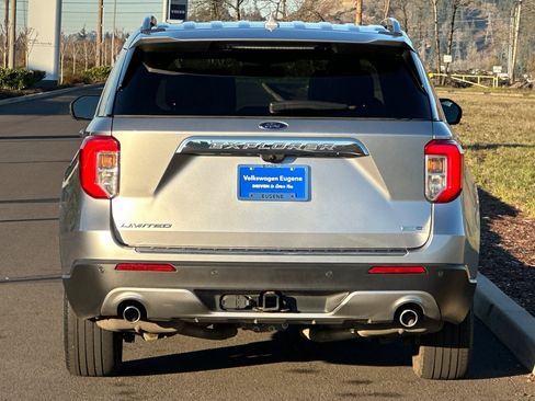 Used 2020 Ford Explorer Limited w/ Class III Trailer Tow Package image 4