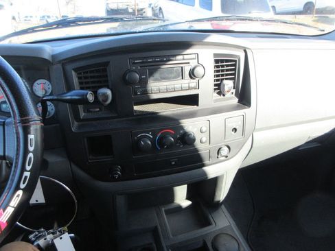 Used 2008 Dodge Ram 2500 Truck ST image 8