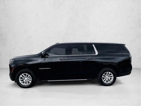 Used 2026 Chevrolet Suburban LT w/ Comfort Package RWD image 6