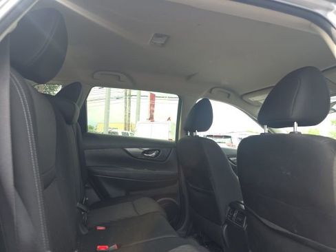 Certified 2018 Nissan Rogue SV AWD/4WD image 13