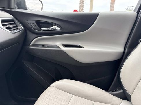 Used 2020 Chevrolet Equinox LS FWD image 27
