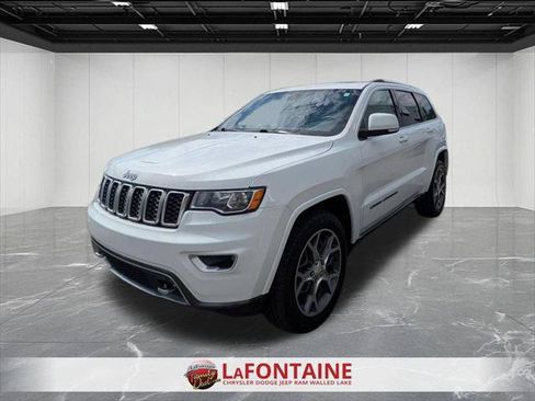 Certified 2018 Jeep Grand Cherokee Limited AWD/4WD image 1