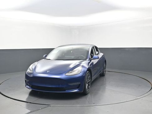 Used 2022 Tesla Model 3 Standard Range RWD image 4
