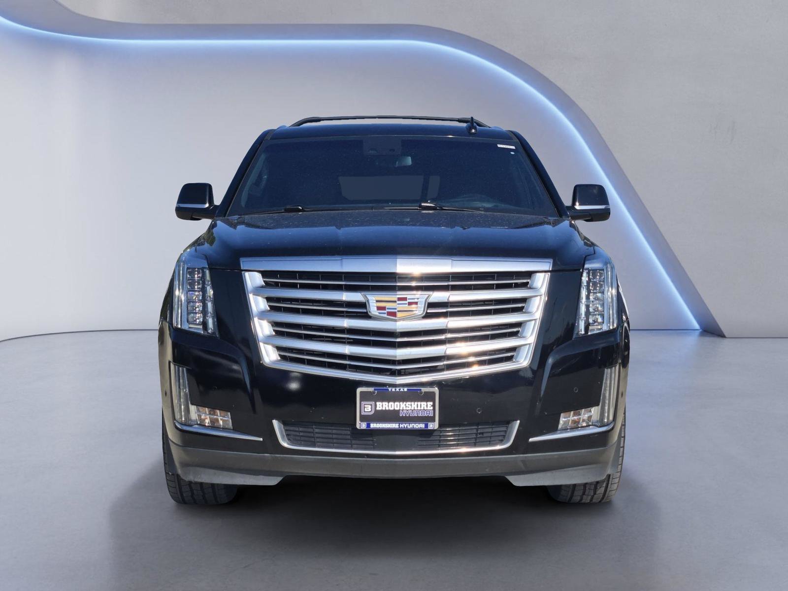 Used 2020 Cadillac Escalade Platinum AWD/4WD image 2