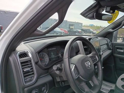 Used 2024 RAM 2500 Big Horn w/ Night Edition AWD/4WD image 15