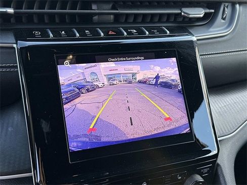 Certified 2024 Jeep Grand Cherokee Altitude image 20