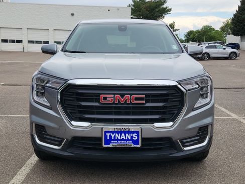 Used 2024 GMC Terrain SLE image 7