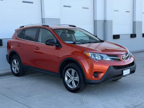 Used 2015 Toyota RAV4 LE AWD/4WD image 7
