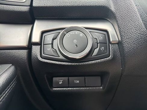 Used 2018 Ford Explorer XLT w/ Equipment Group 202A AWD/4WD image 27