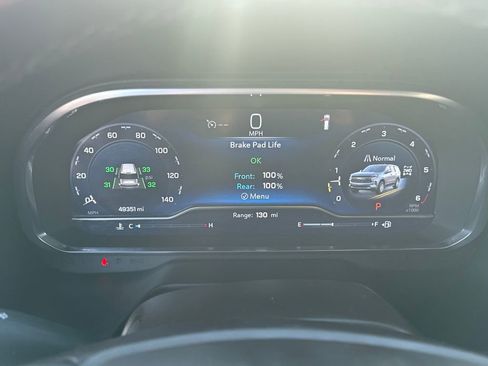 Used 2024 Chevrolet Suburban Z71 w/ Luxury Package image 23