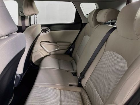 Used 2025 Kia Soul LX FWD image 31